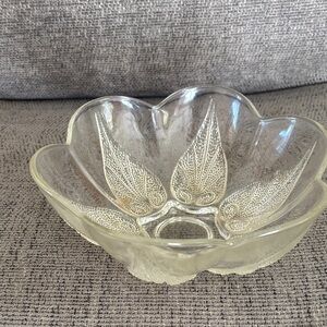 Elegant Clear Glass Bowl with Leaf Design